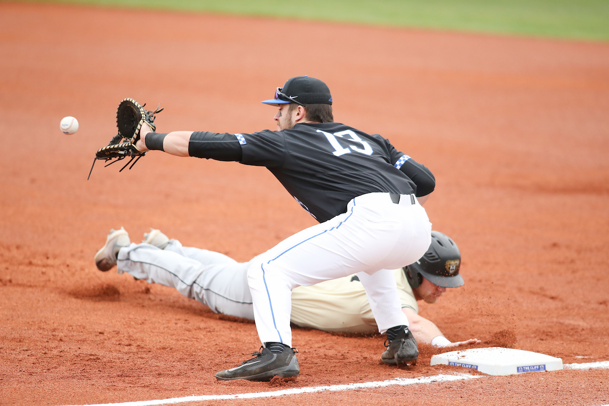 KOLE COTTAM.

The University of Kentucky baseball team beats Oakland 15-6 on Sunday, February 25, 2018 at Cliff Hagen Stadium in Lexington, Ky.

Photo by Elliott Hess | UK Athletics