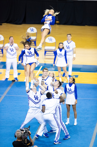 Cheer.

2020 Big Blue Madness

Photo by Grant Lee | UK Athletics