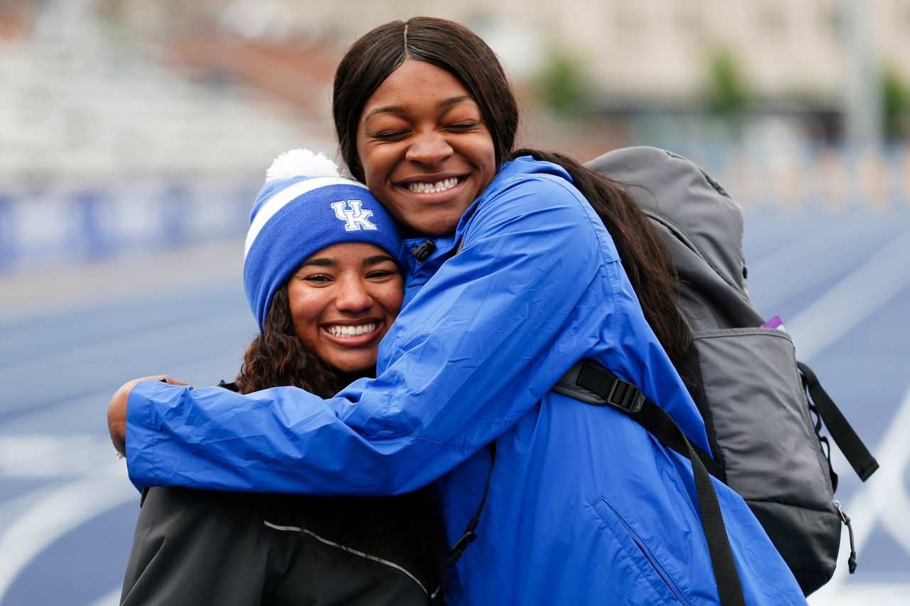 MARIE-JOSÉE EBWEA-BILE EXCEL.
AVERY LANGSTER.

UK Track and Field Senior Day

Photo by Isaac Janssen | UK Athletics