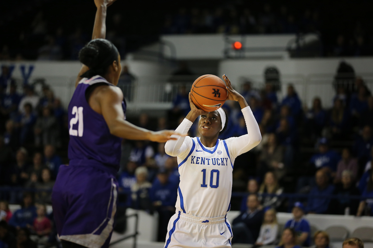 Rhyne Howard


UK Women's Basketball beat High Point University 71-49 at Memorial Coliseum  on Sunday, November 18th, 2018.

Photo by Britney Howard  | UK Athletics