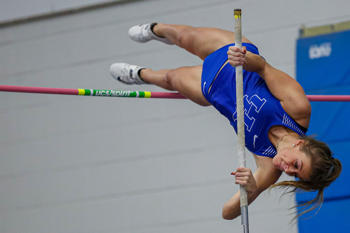 Riley Caudill.

Jingle Bells Open.


Photo by Grant Lee | UK Athletics