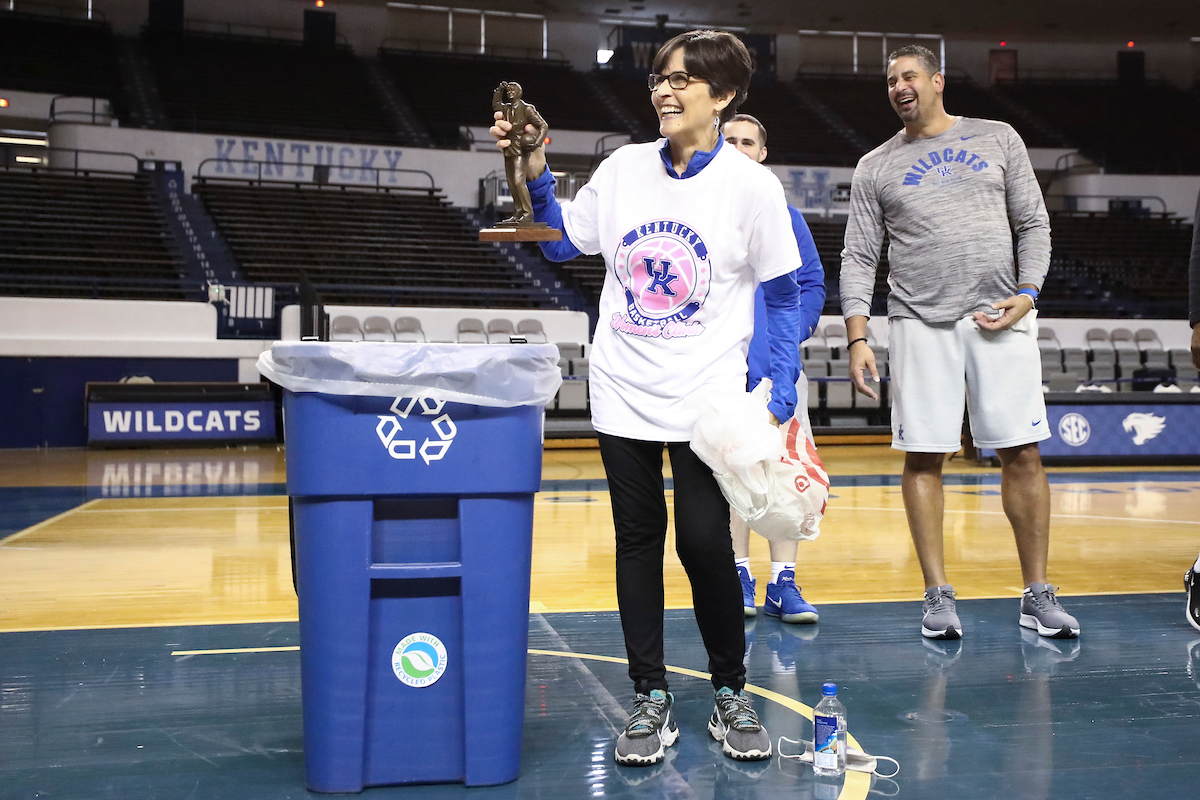Ellen Calipari.

Coach Cal Women’s Clinic.

Photos by Chet White | UK Athletics