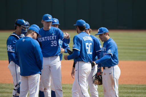 Zach Haake (39) UK dropped game 1 of a double header 4-3 against Auburn on Test , Sunday March 25, 2018  in Lexington, Ky. Photo by Mark Mahan