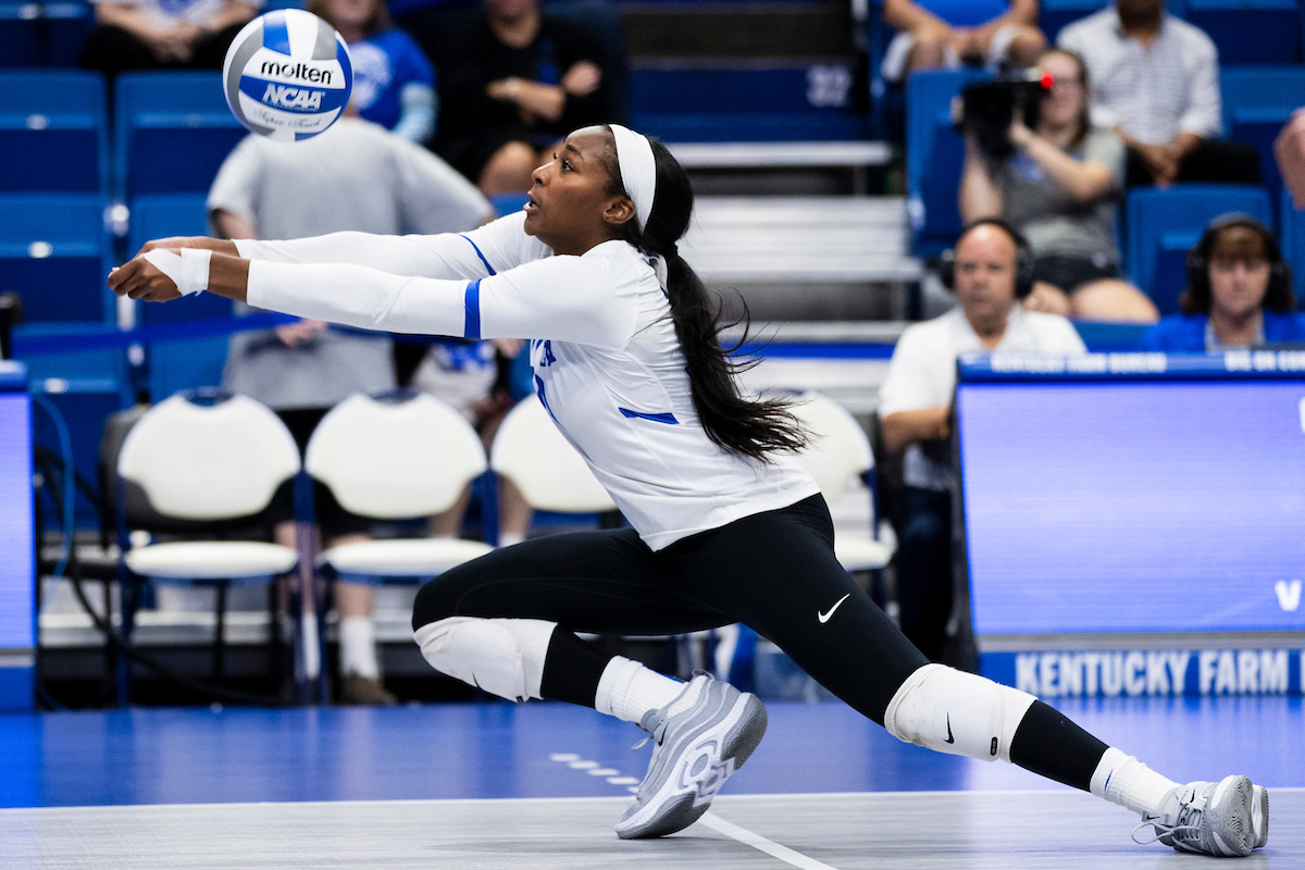 Kentucky-Western Kentucky Volleyball Photo Gallery