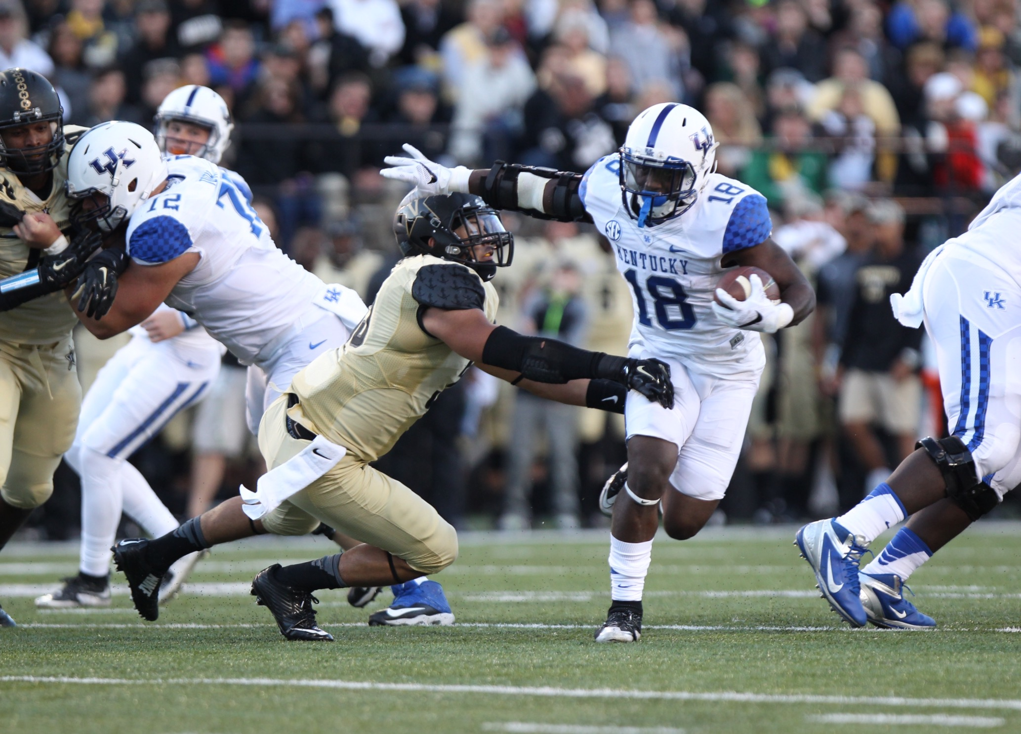 Wildcats Fall at Vanderbilt, 21-17