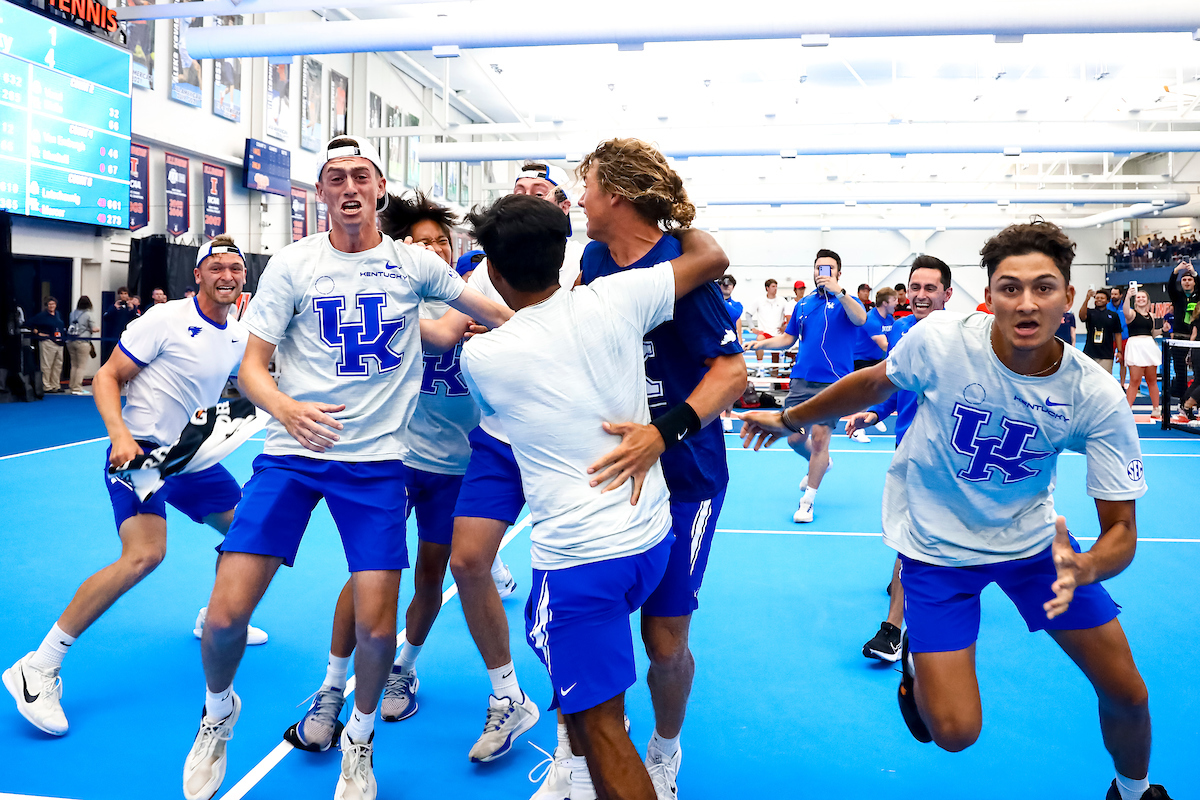 Team. Celebration.

Kentucky beats Ohio State 4-1.

Photo by Eddie Justice | UK Athletics