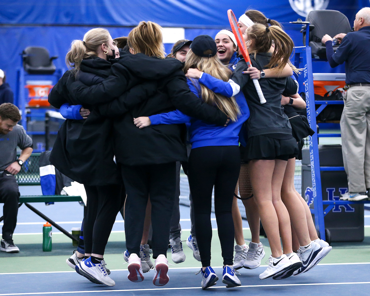 Team.

Kentucky defeats Penn State 4-3.

Photo by Grace Bradley | UK Athletics