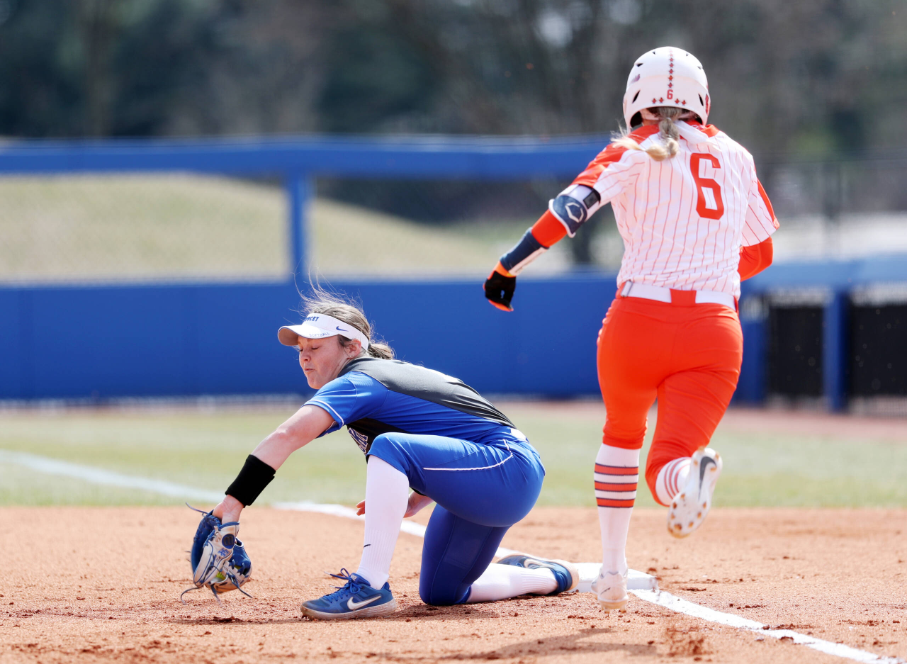 Mallory Peyton

The UK softball team beat Syracuse 13-0 on Wednesday, March 13, 2019.

Photo by Britney Howard | UK Athletics