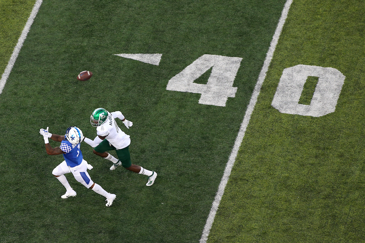 Lynn Bowden Jr

UK beat EMU 38-17.


Photo By Barry Westerman | UK Athletics