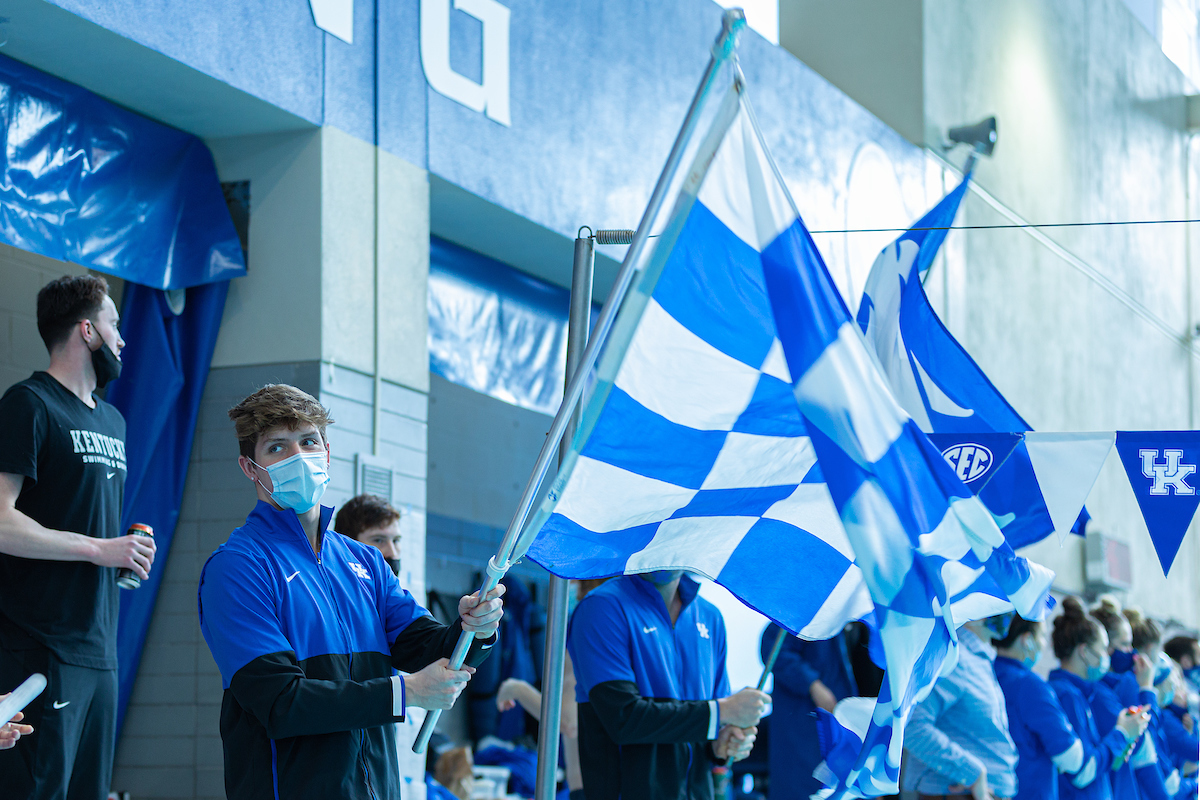 Kentucky Women's team beats Louisville 200.5-99.5
Kentucky Men's team falls to Louisville 111-188.

Photo by Grant Lee | UK Athletics