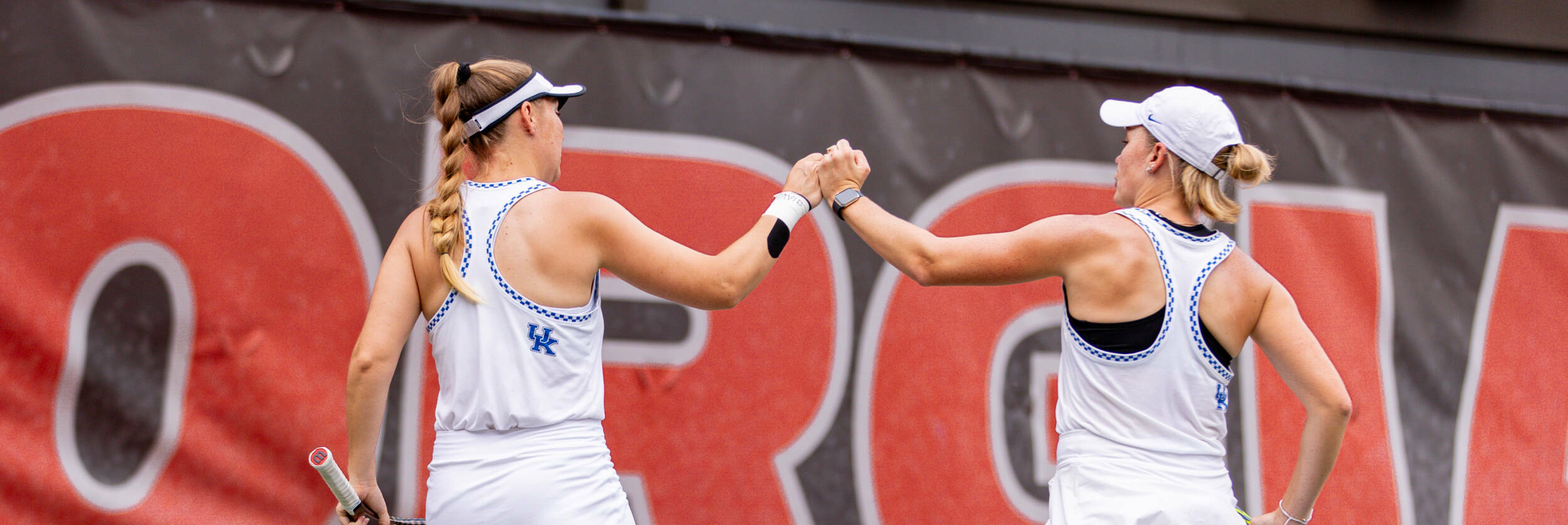 Women’s Tennis Advances to Second Round of SEC Tournament
