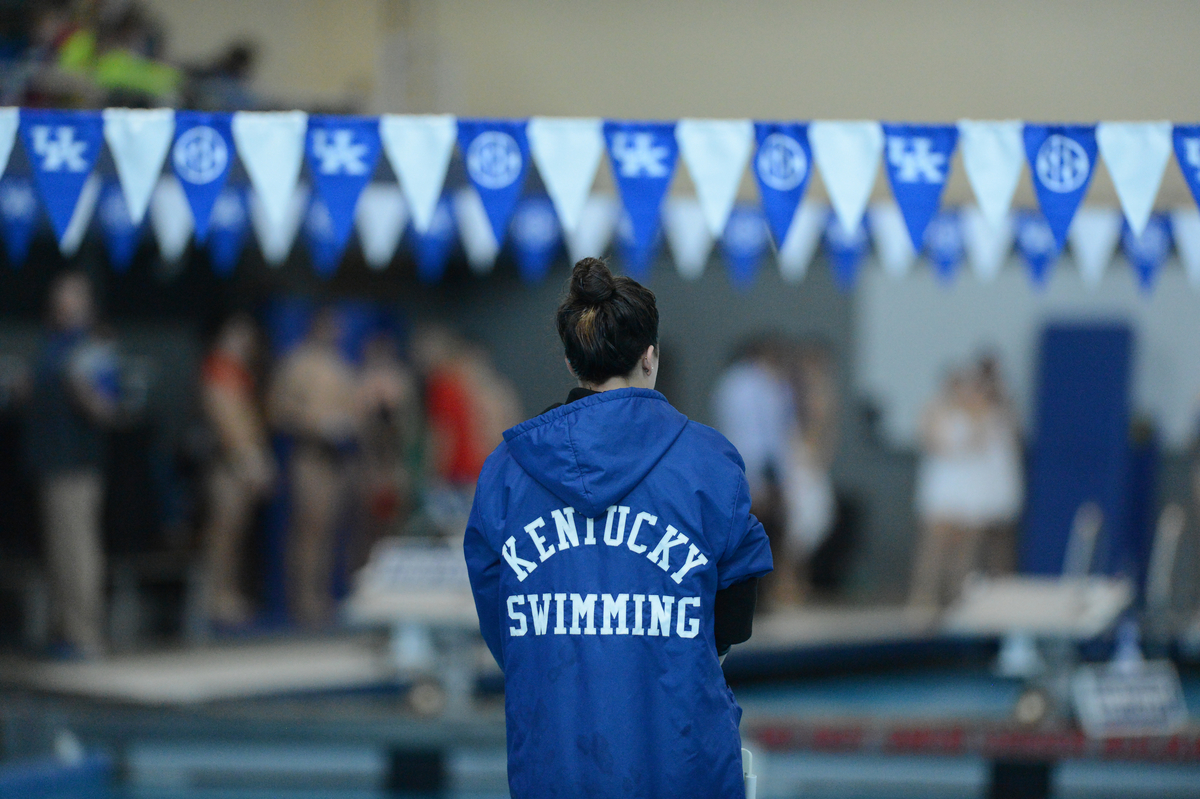 Swimmers Host Blue-White Spring Meet on April 22