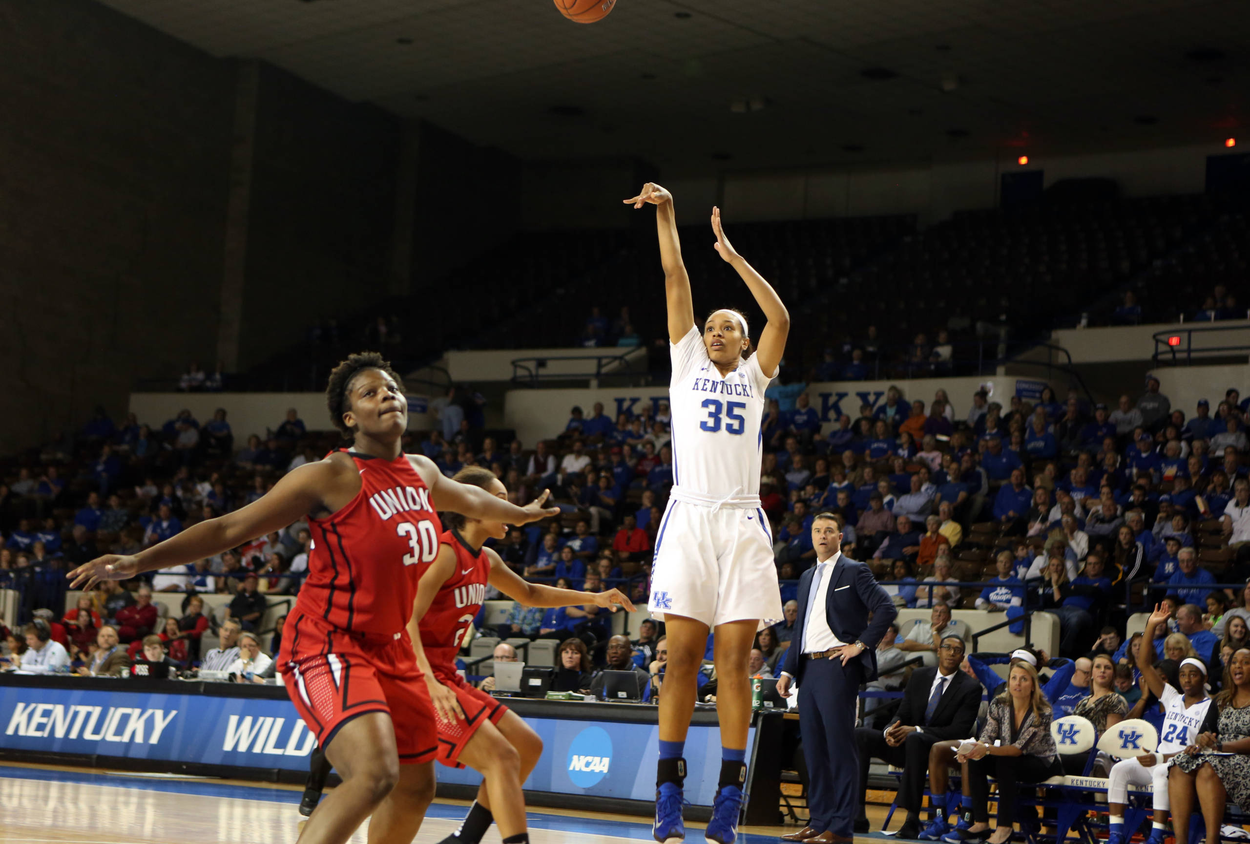 Jennings’ Double-Double Paces UK Hoops Past Union University