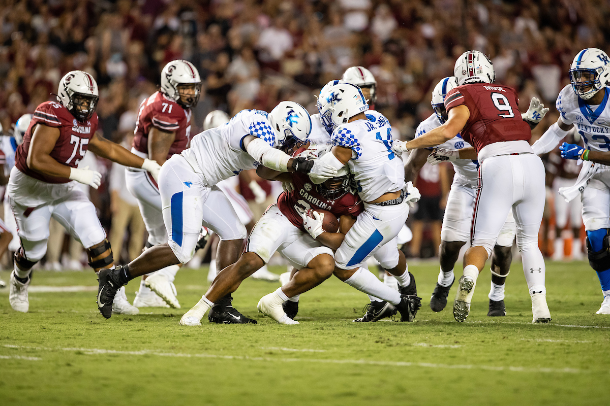Josh Paschal & Jacquez Jones

Kentucky beats South Carolina, 16-10.

Photo by Jacob Noger UK Athletics