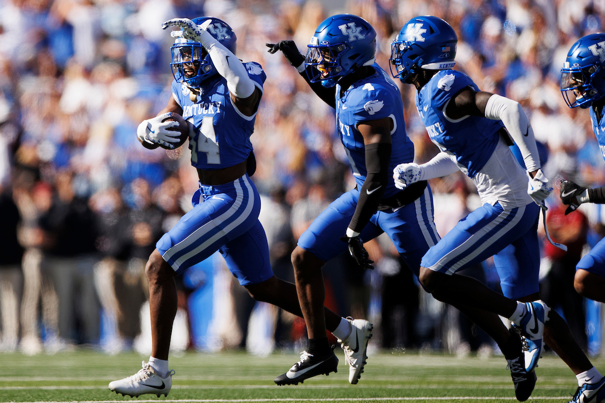 Listen to UK Sports Network Radio Coverage of Kentucky Football vs Ohio