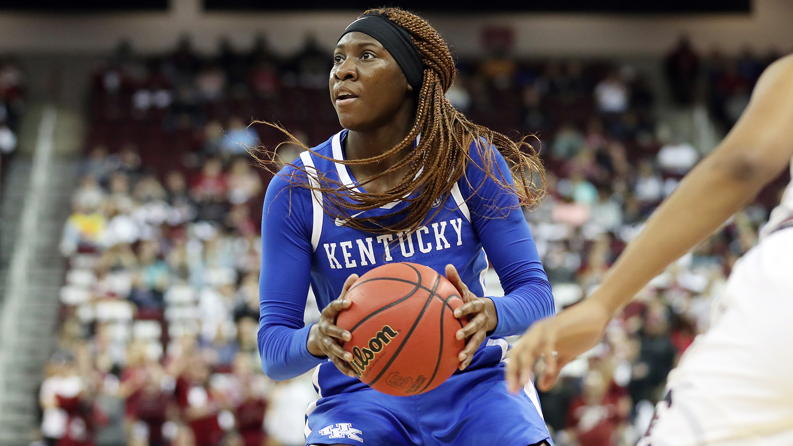 No. 16 Kentucky Earns Key Road Win at No. 13 South Carolina