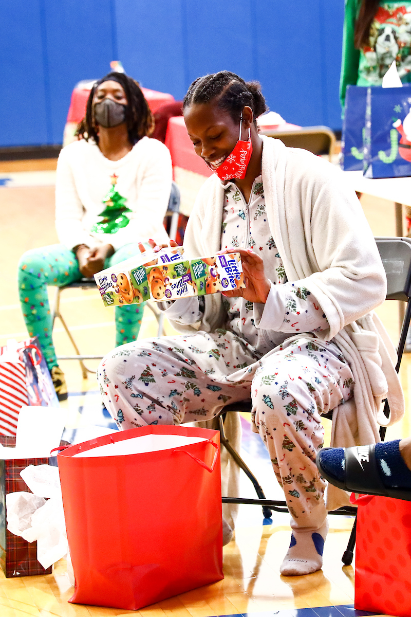 Olivia Owens. 

Kentucky WBB Christmas Party.

Photo by Eddie Justice | UK Athletics