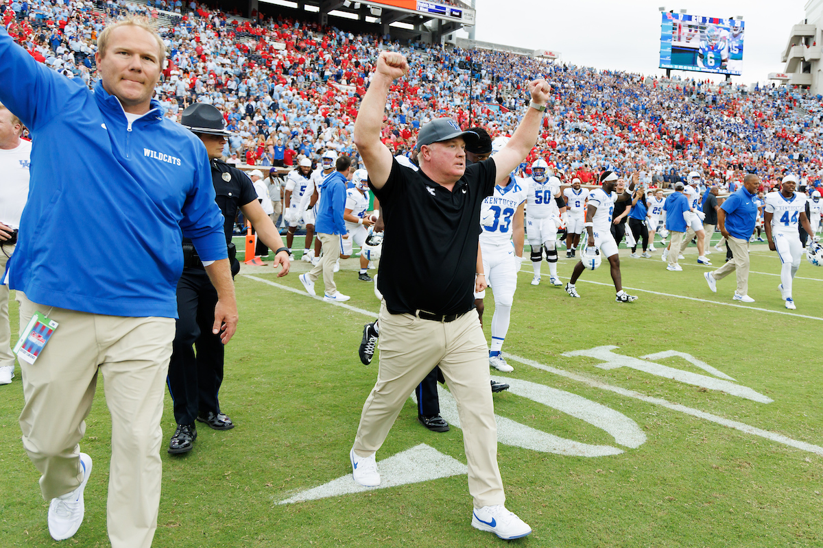 Mark Stoops Named Dodd Trophy Coach of the Week