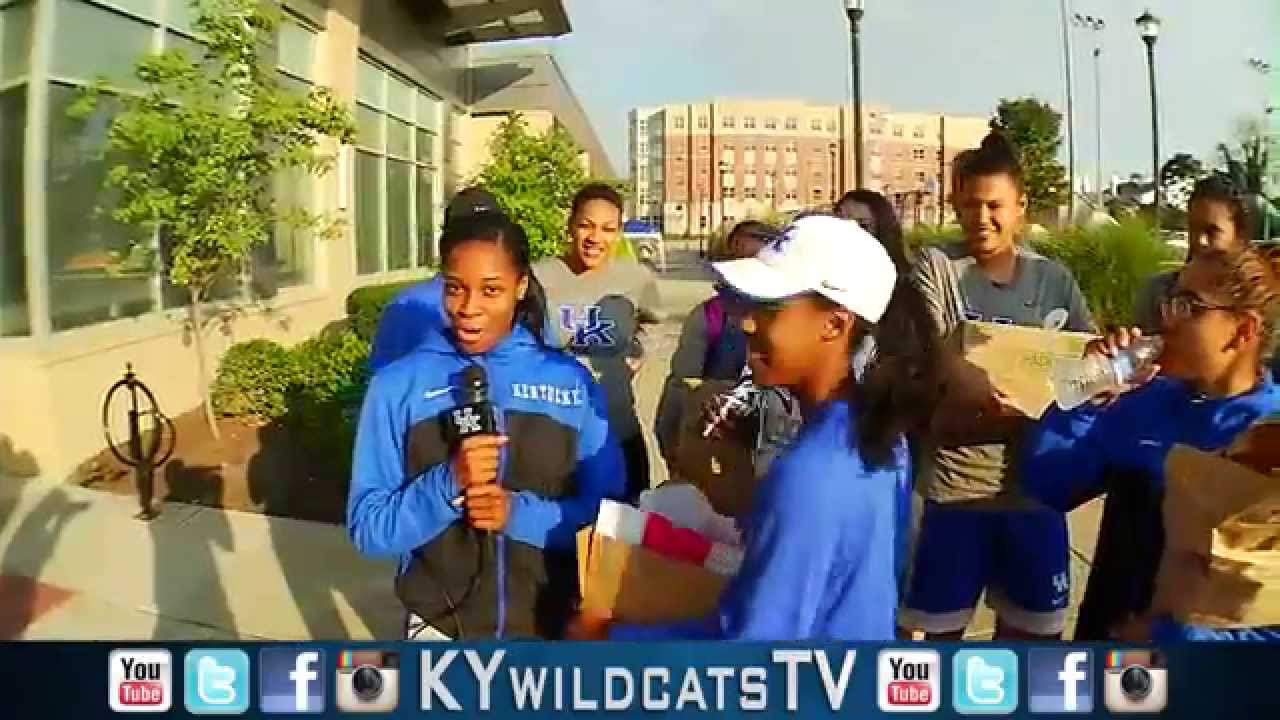 Kentucky Wildcats TV: UK Hoops Visit Big Blue Madness Campers 2014