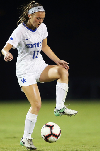 Julia Grosso.

Women's soccer loses to Florida 6-0.

Photo by Quinlan Ulysses Foster I UK Athletics