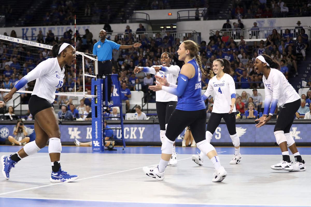 No. 19 Kentucky Tangles with Ole Miss on Wednesday Night