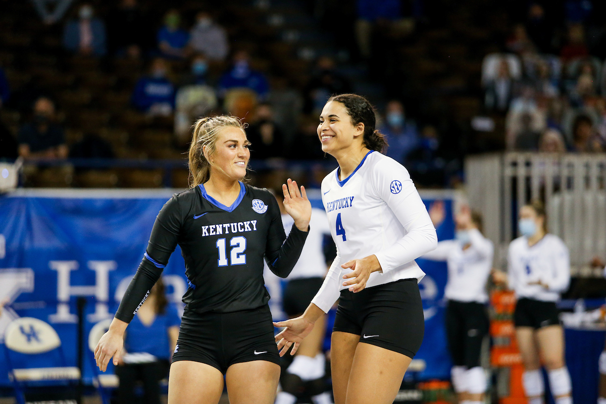 Gabby Curry and Avery Skinner.

Kentucky sweeps LSU 3-0.

Photo by Hannah Phillips | UK Athletics