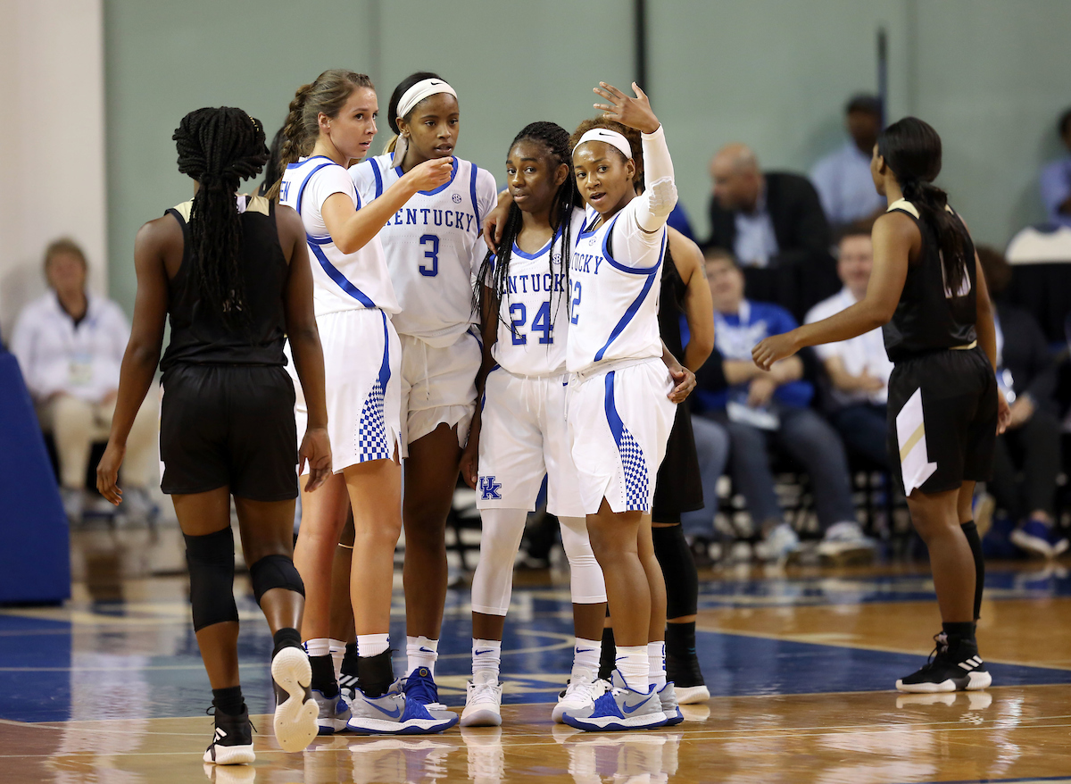 Team

UK Women's Basketball beats Alabama State on Wednesday, November 7, 2018 .

Photo by Britney Howard | UK Athletics