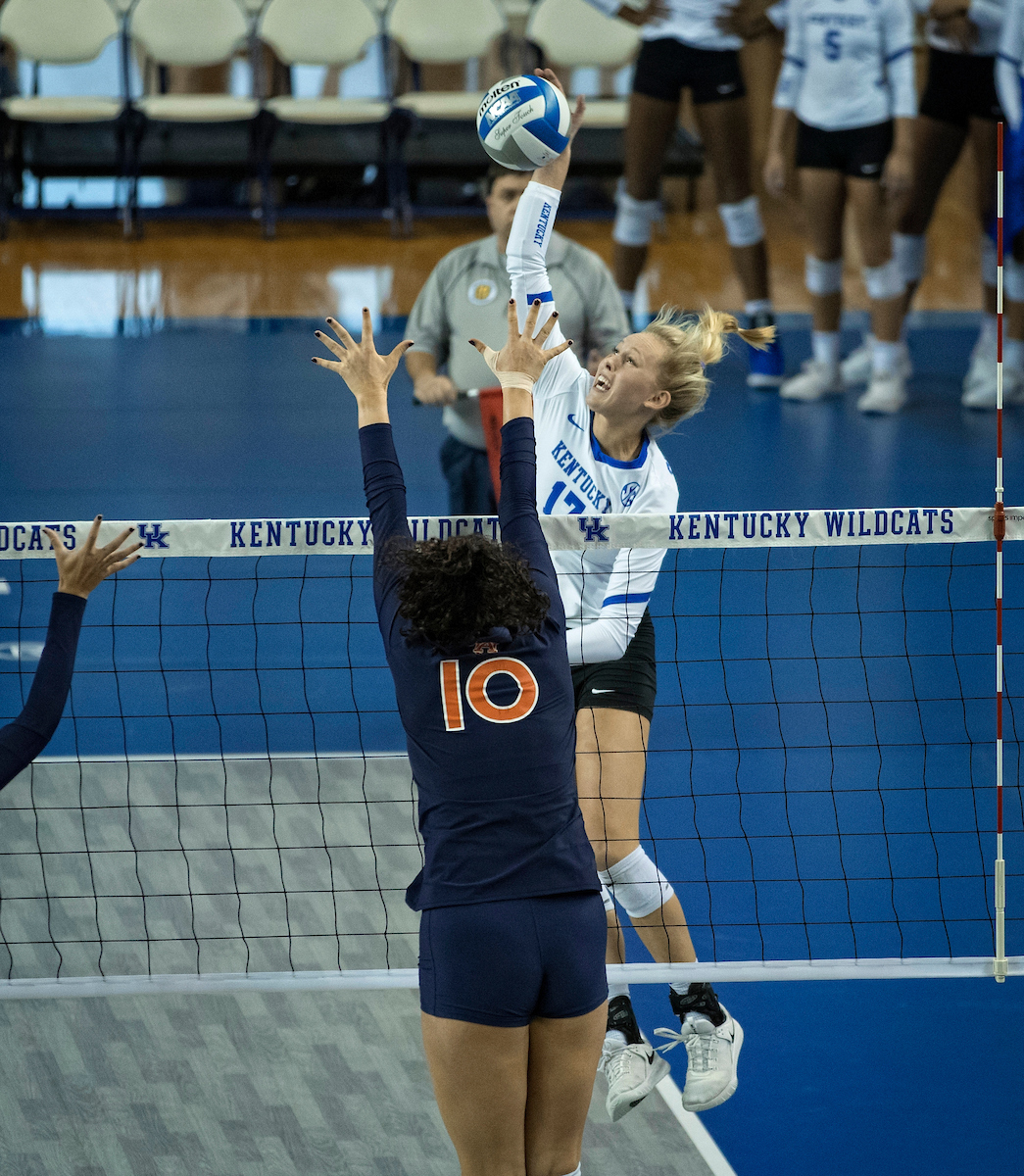 as Kentucky played Auburn on November 24, 2018.  Photo by Mark Cornelison | UKphoto