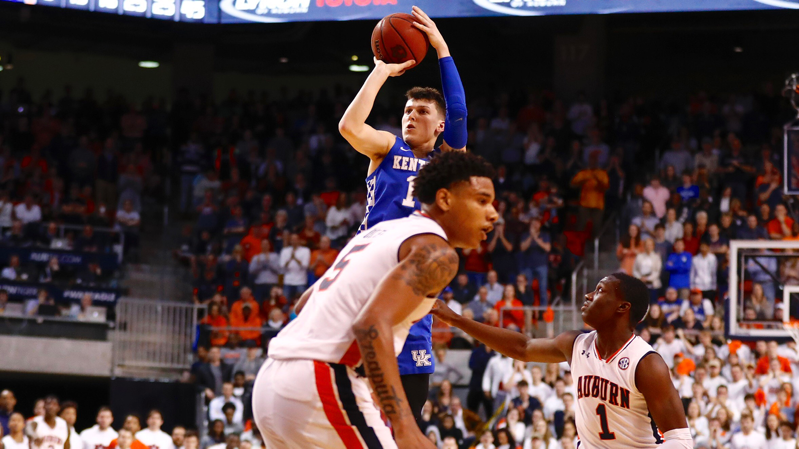 No. 12 Kentucky Holds Off No. 14 Auburn