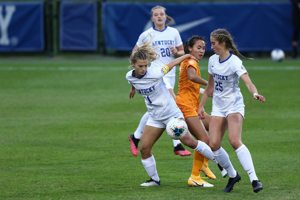 Julia Grosso and Peyton Rimko.

Kentucky ties Tennessee 1-1.

Photo by Sarah Caputi ¦UK Athletics