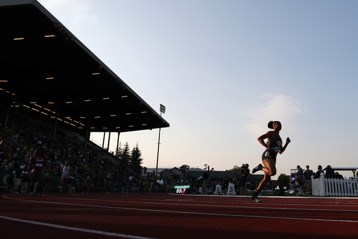 Jasmine Camacho-Quinn. 4x400 relay.

Day two of the NCAA Track and Field Outdoor National Championships. Eugene, Oregon. Thursday, June 7, 2018.

Photo by Chet White | UK Athletics