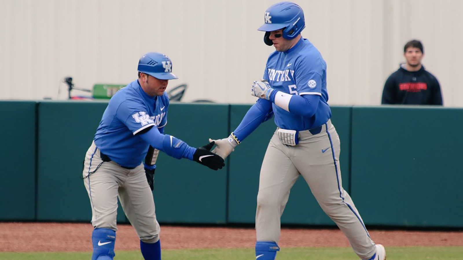 Barrage of Extra-Base Hits Powers Kentucky Past Austin Peay