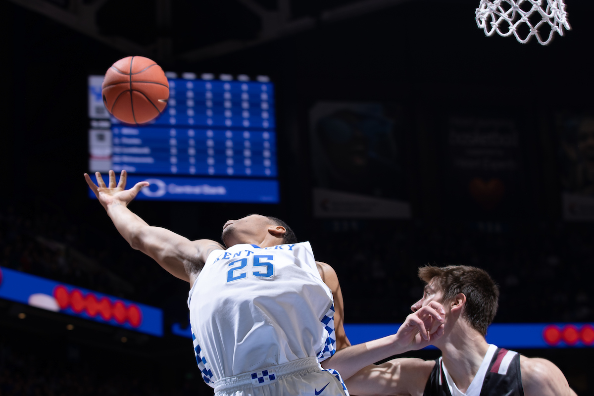 PJ Washington

Men's Basketball beats IUP 86-64.

Photo by Mark Mahan | UK Athletics