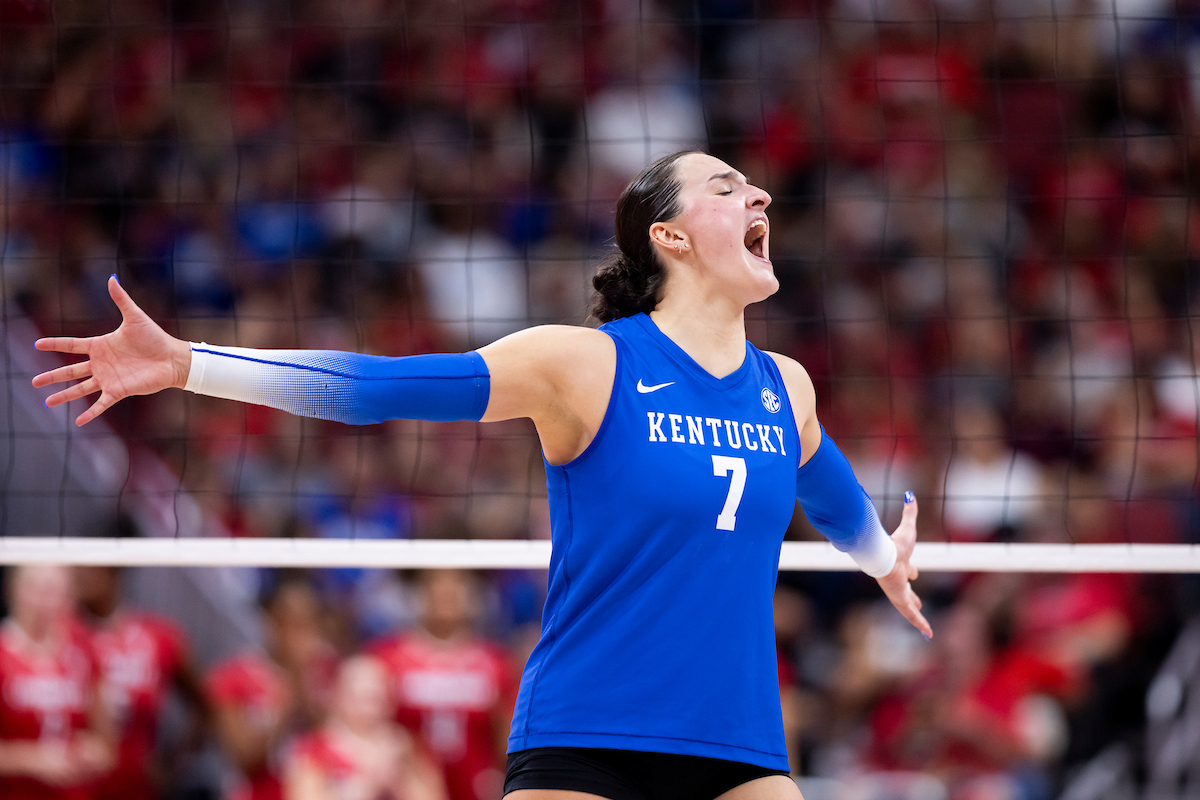 Eva Hudson’s Record-Breaking Day Sends UK Past Washington