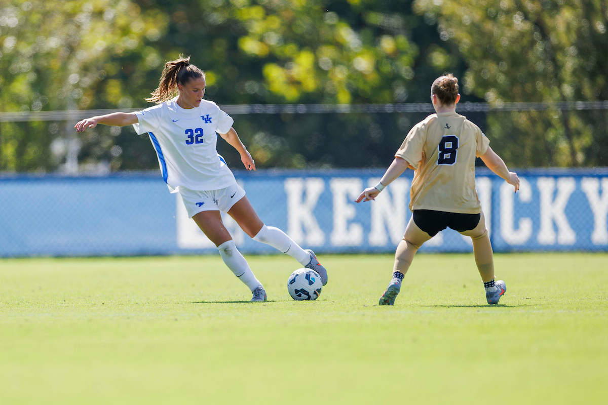 Kentucky Travels to Ole Miss for Friday Night Contest