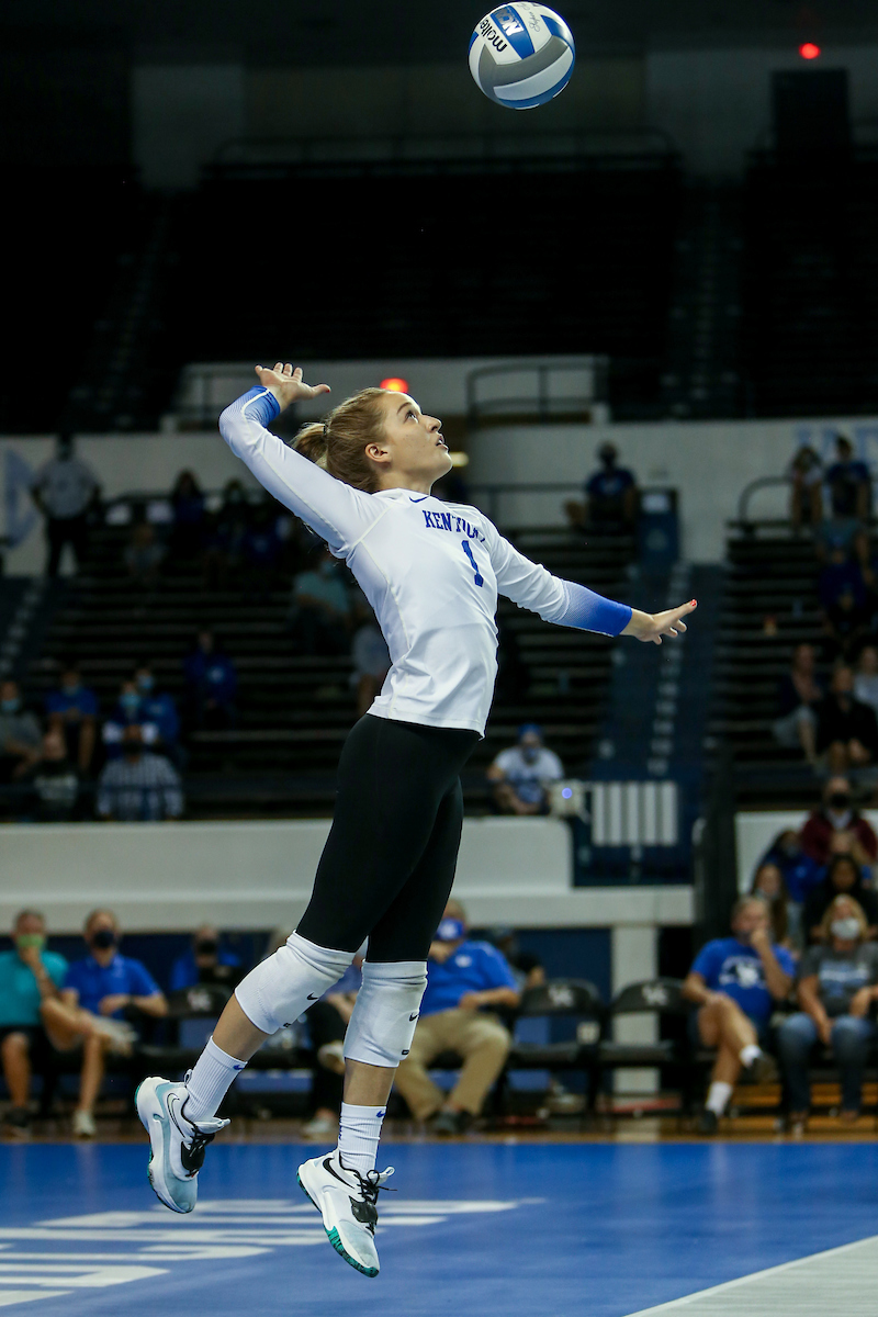 Maddie Berezowitz.Kentucky beats Mizzou 3 - 0.Photo by Sarah Caputi | UK Athletics
