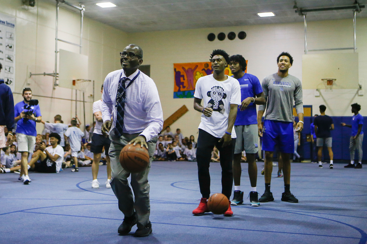 Ashton Hagans, Keion Brooks Jr., and EJ Montgomery

Men's Basketball team delivers food to God’s Pantry at Picadome Elementary. 

Photo by Hannah Phillips | UK Athletics