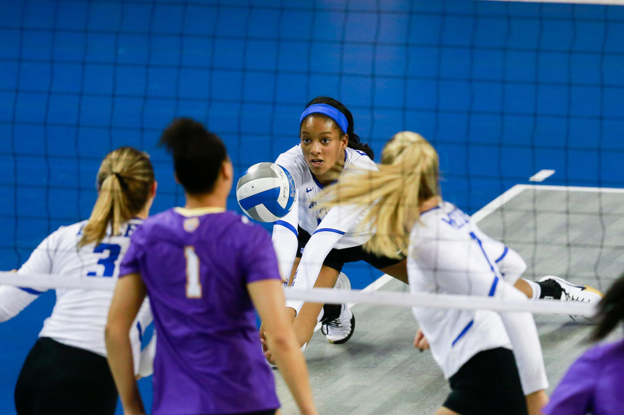Leah Edmond.

UK sweeps LSU 3-0.

Photo by Hannah Phillips | UK Athletics