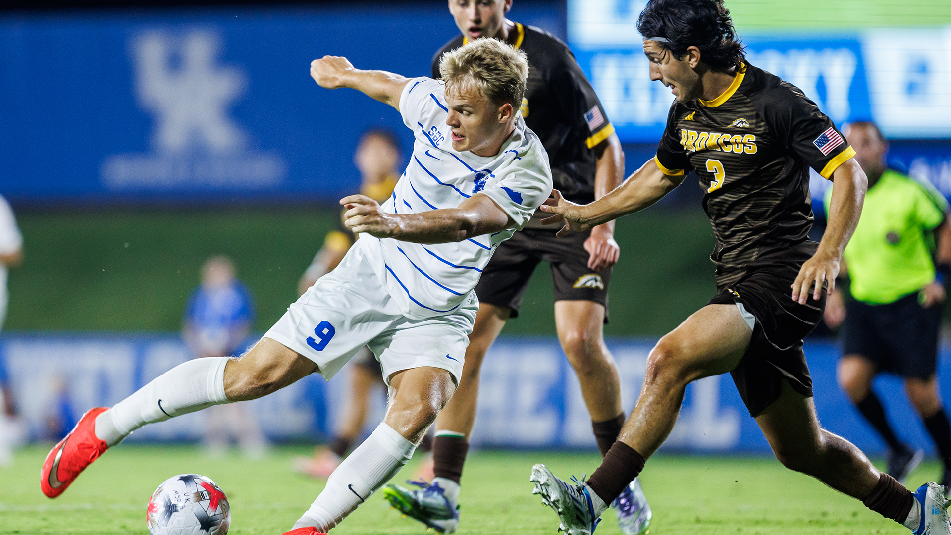 Wildcats Close Out Road Trip at No. 24 West Virginia