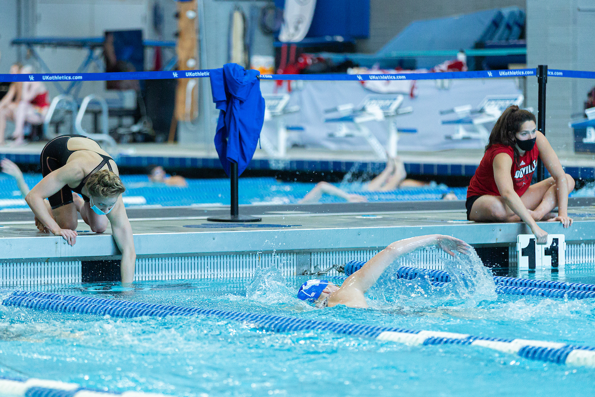 Kentucky Women's team beats Louisville 200.5-99.5
Kentucky Men's team falls to Louisville 111-188.

Photo by Grant Lee | UK Athletics