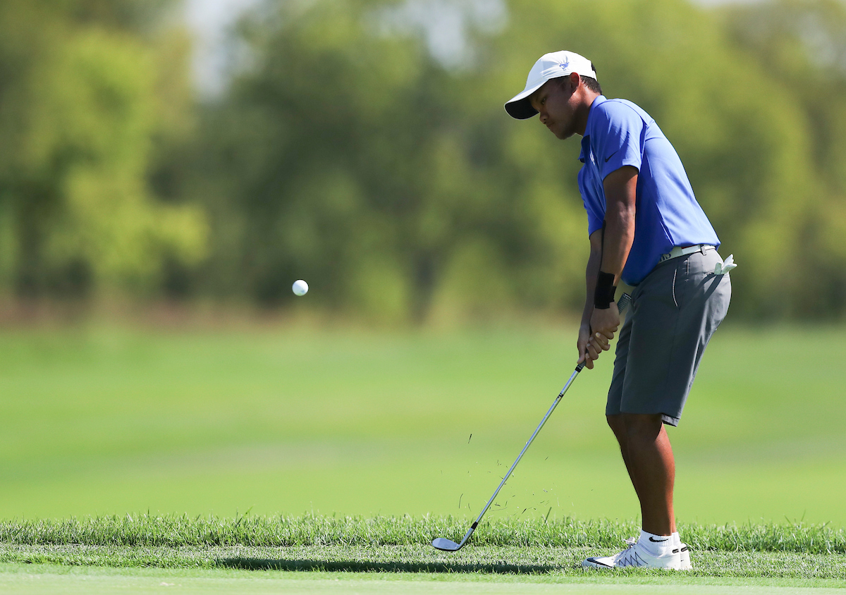 FADHLI SOETARSO.

Day one of the Louisville Cardinal Challenge.


Photo by Elliott Hess | UK Athletics