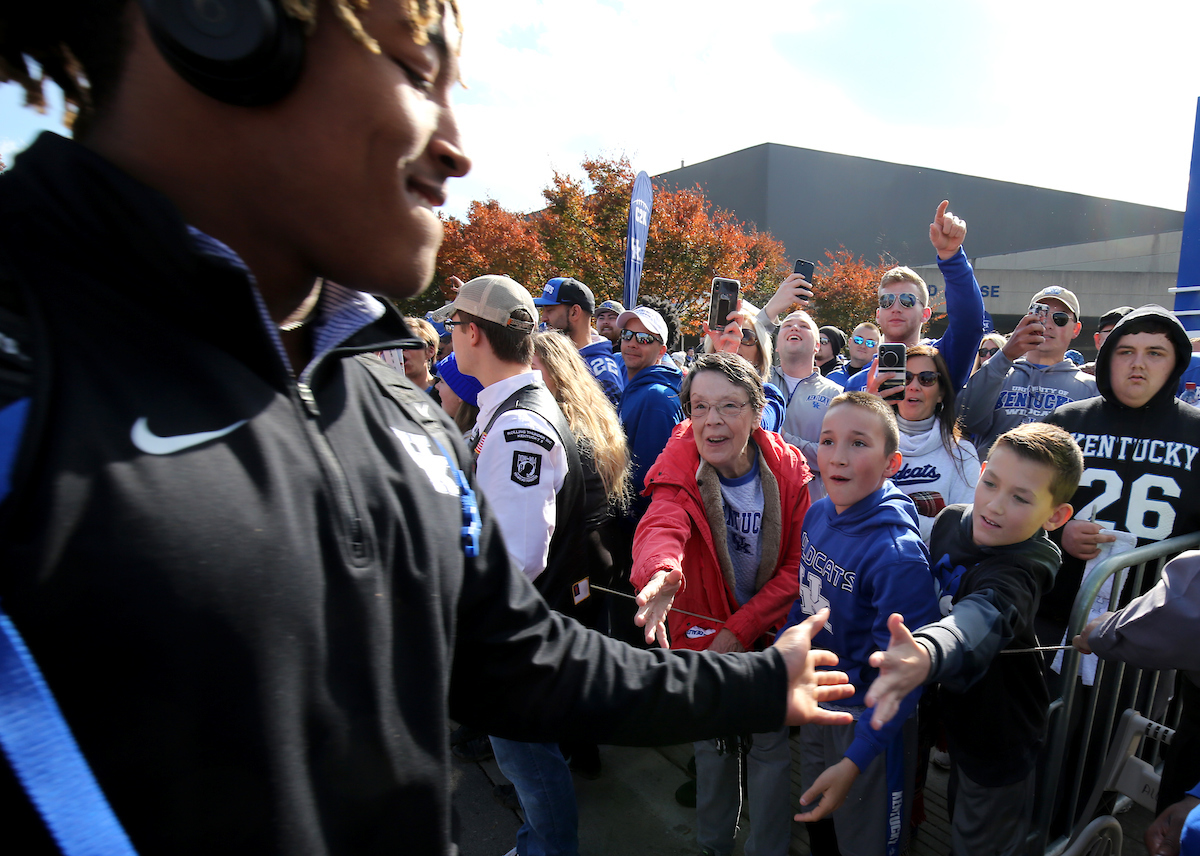 UK Fans

Georgia beats UK 34-17.


Photo By Barry Westerman | UK Athletics