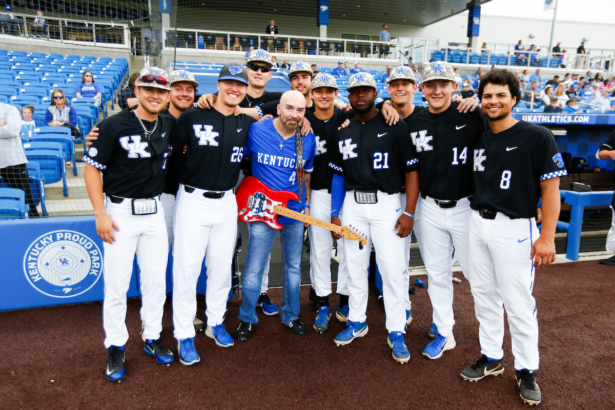 Bo Garrett. Team.

Kentucky falls to Arkansas 5-2.