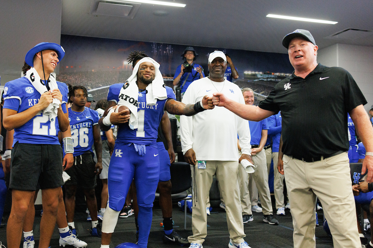 Mark Stoops Named Dodd Trophy Coach of the Week