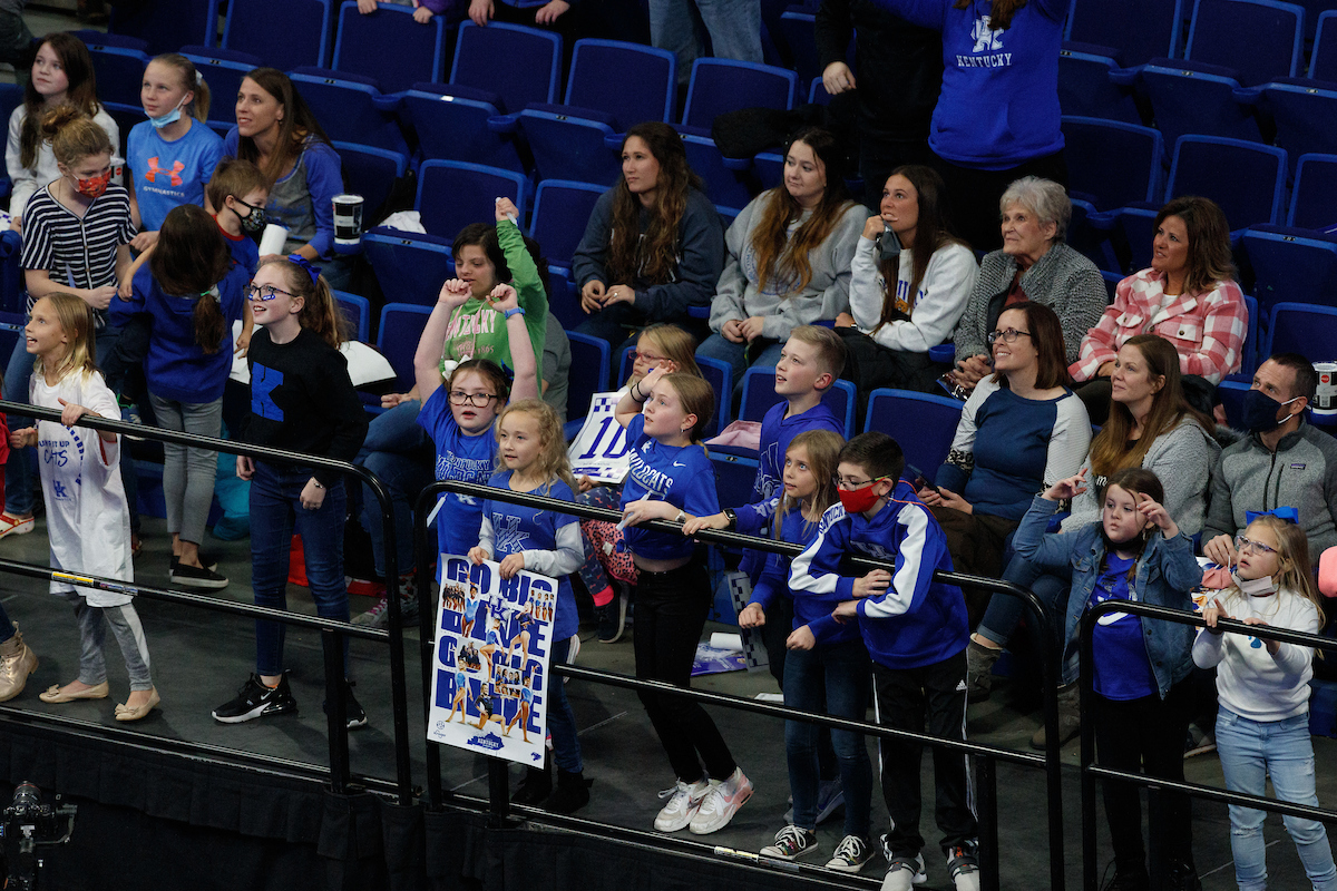 FANS.

Kentucky beats Ball State, 196.525-194.750.

Photo by Elliott Hess | UK Athletics