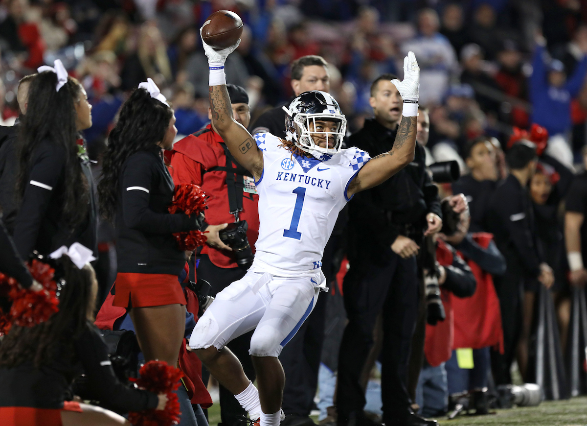 Lynn Bowden Jr.

Kentucky Football beats Louisville at Cardinal Stadium 56-10.

Photo By Robert Burge l UK Athletics