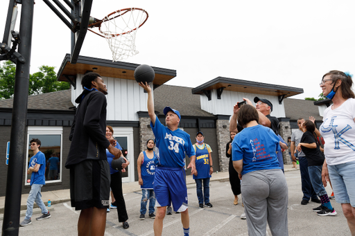 Keion Brooks Jr.

Some of the Kentucky men's basketball team visited the Pillar Community Engagement Center on Tuesday in Crestwood, Kentucky.

Photo by Elliott Hess | UK Athletics