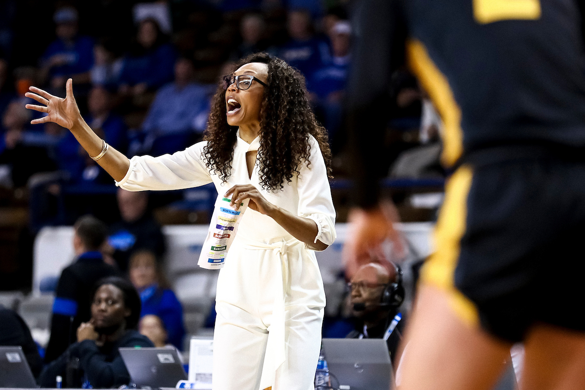 Elzy Excited for 2023-24 Season – UK Athletics