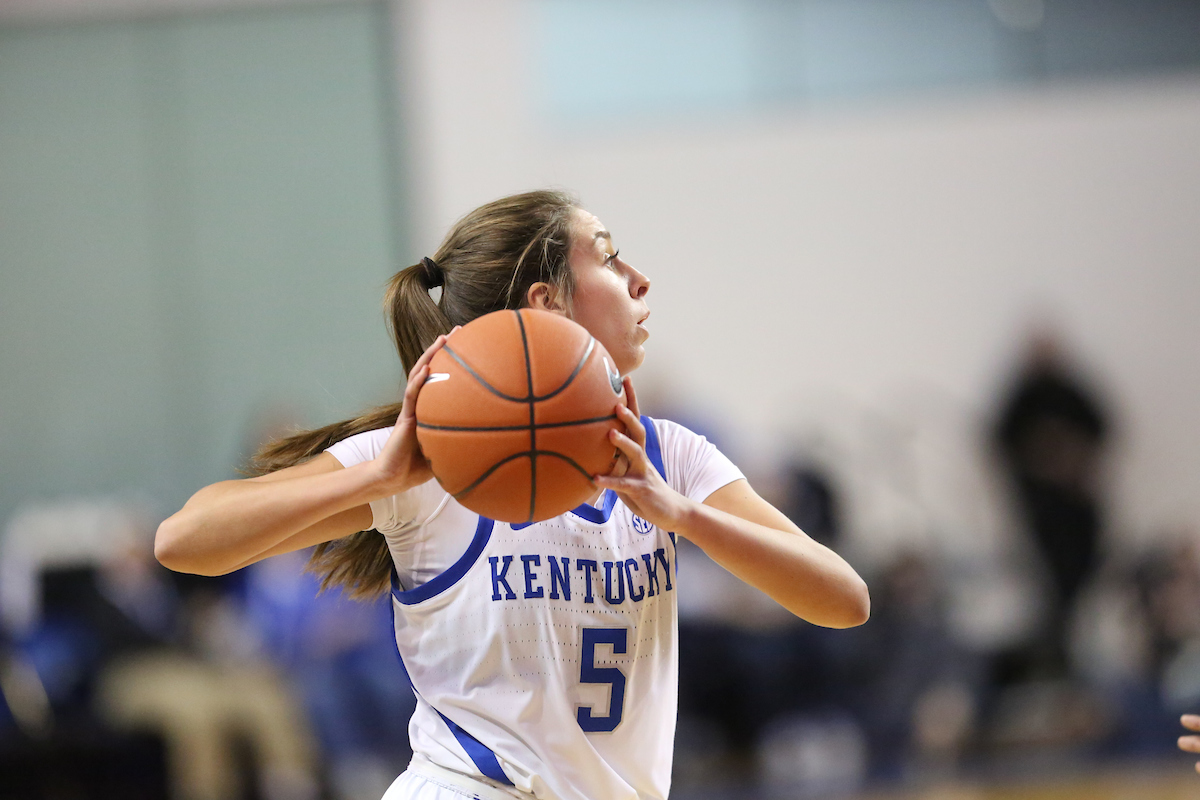 Blair Green

Women's Basketball defeats WCU on Tuesday, December 18, 2018. 

Photo by Noah J. Richter | UK Athletics