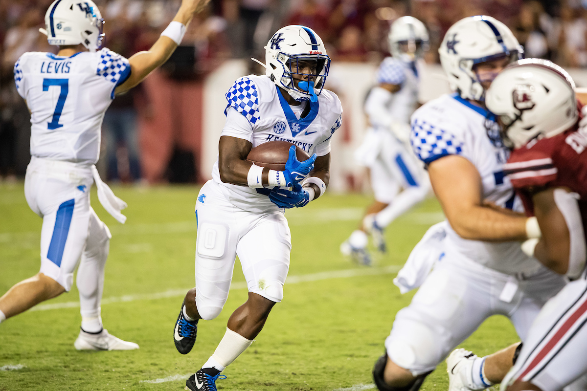 Kavosiey Smoke

Kentucky beats South Carolina, 16-10.

Photo by Jacob Noger UK Athletics